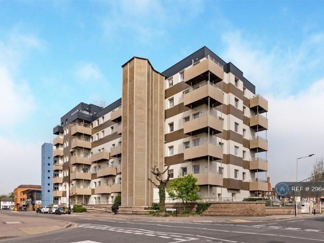 Flat for rent in Slough