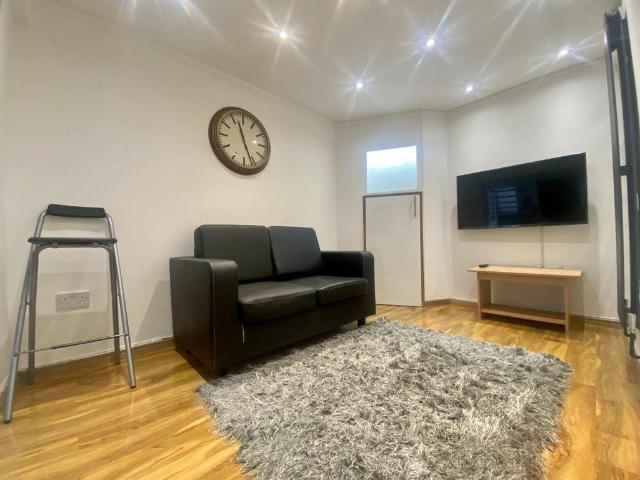 Flat for rent in Highbury, Isle Of Man
