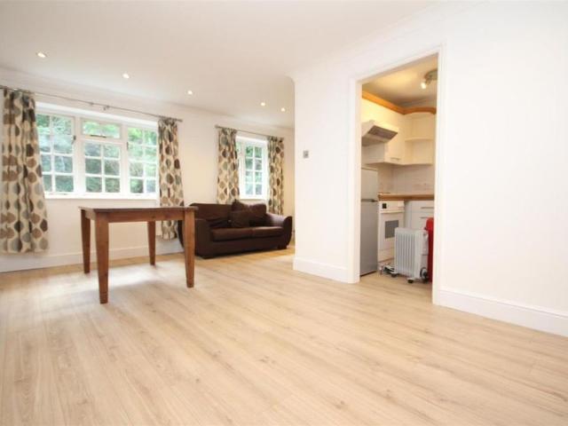 Apartment for rent in Chartridge, Bellingdon