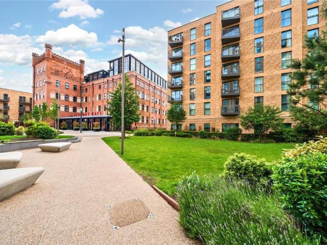 Flat for rent in Slough