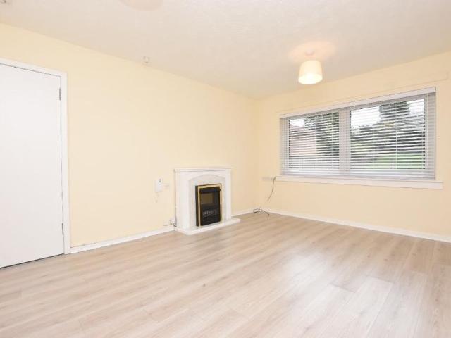 Apartment for rent in Orchard Park, Giffnock