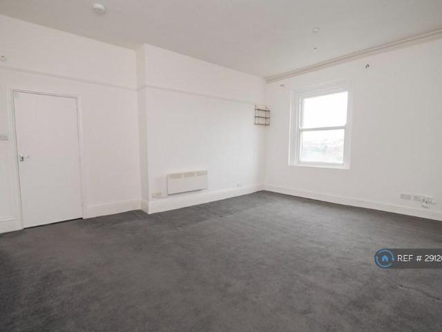 Apartment for rent in South Cliff, Kepwick
