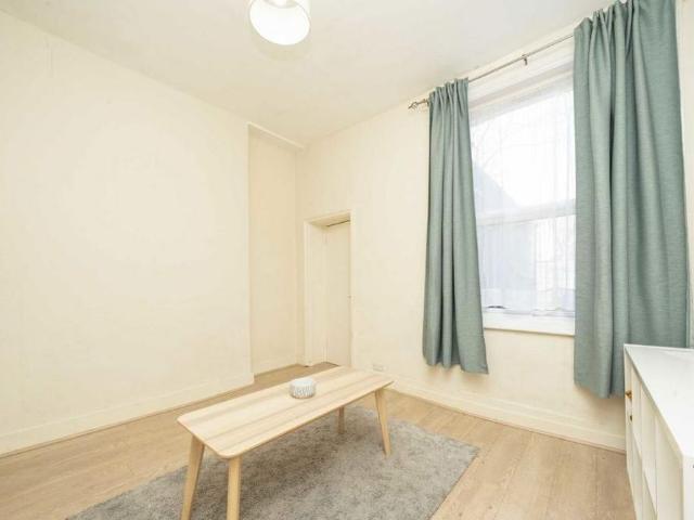 Apartment for rent in Harlesden, Greater London