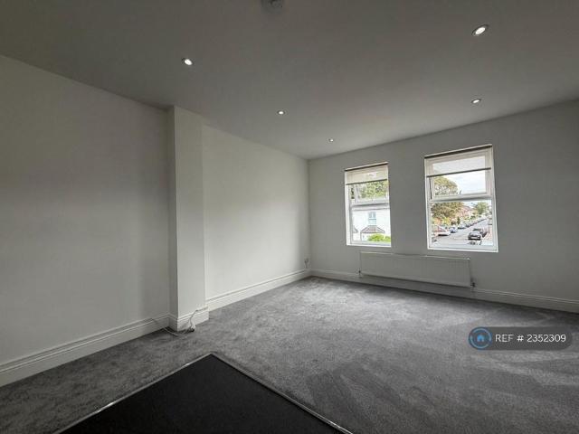 Apartment for rent in Bickley, Greater London
