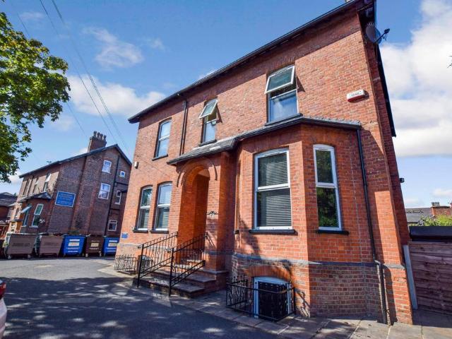 Flat for rent in Broadheath, Trafford Park