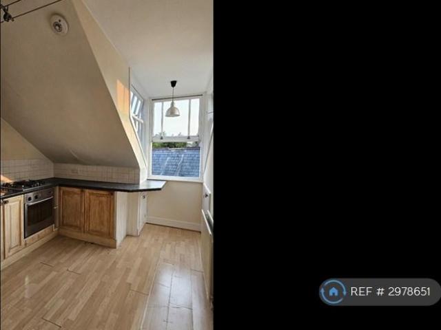 Flat for rent in St James, Sandown Park