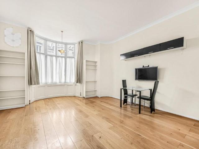 Flat for rent in Paddington, Isle Of Man