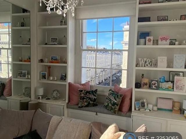 Apartment for rent in Victoria, Greater London