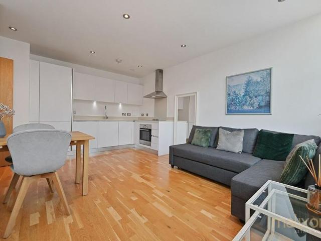 Apartment for rent in London Borough of Lambeth, Greater London