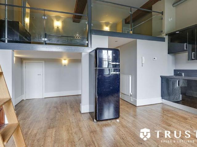 Apartment for rent in Lower Hopton, Mirfield