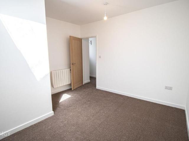 Apartment for rent in Falcon Lodge, Wales