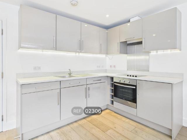 Flat for rent in Key Street, Suffolk
