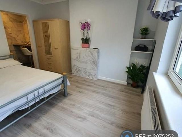 Apartment for rent in South Stanmore, Little Stanmore
