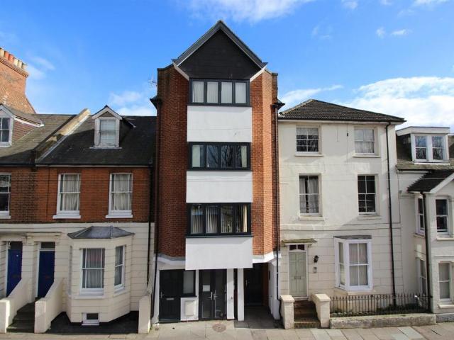 Flat for rent in St. Mildred's, The Bridge