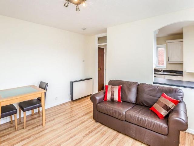 Apartment for rent in Wrenthorpe, West Yorkshire