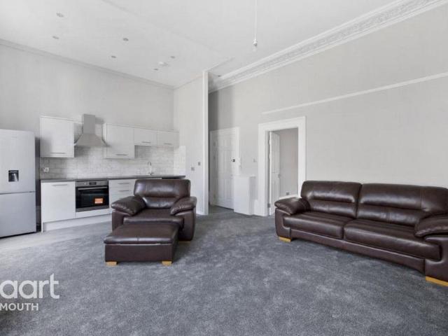 Apartment for rent in West Hoe, Mount Wise