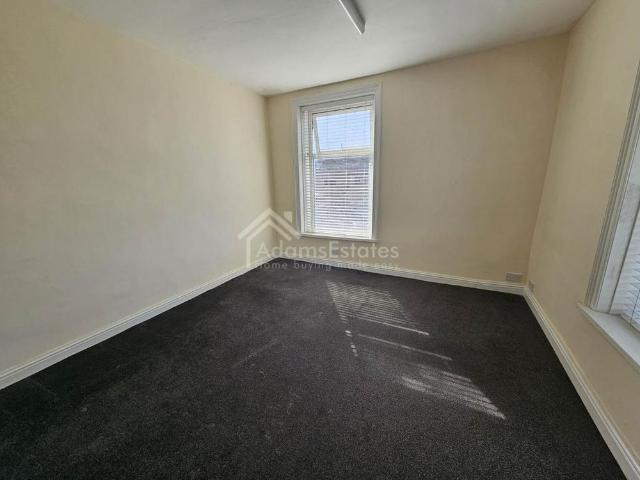 Apartment for rent in Hill Top Estate, Kirklees