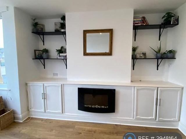 Flat for rent in Penwortham, Firbank
