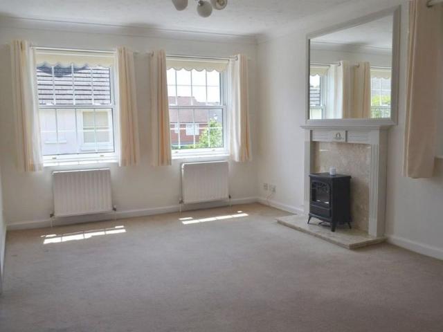 Apartment for rent in Prinsted, Littlecote