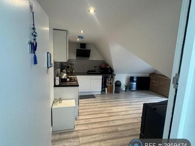 Apartment for rent in Gants Hill, Greater London