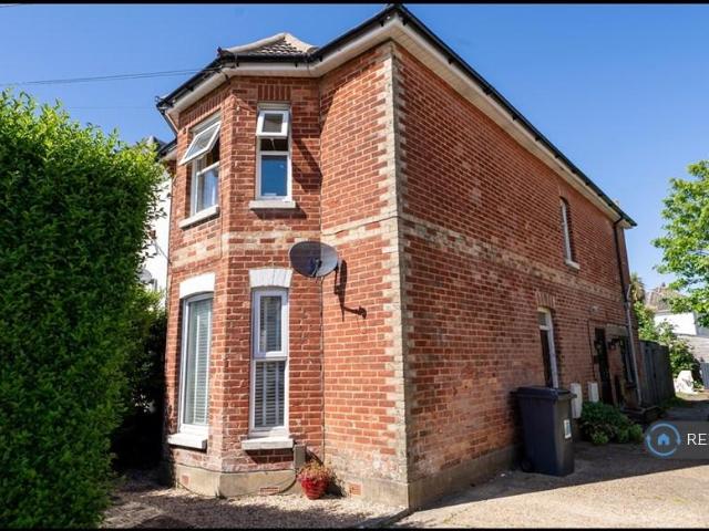 Flat for rent in Charminster, Bournemouth