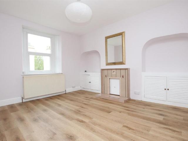 Flat for rent in Dulcote, Isle Of Man