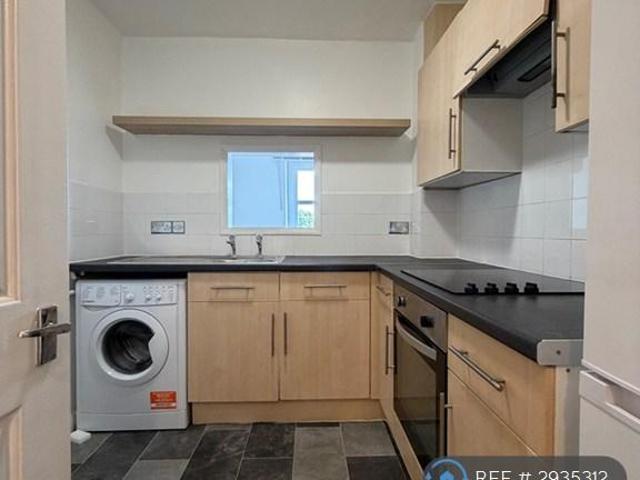 Flat for rent in West Hackney, Greater London