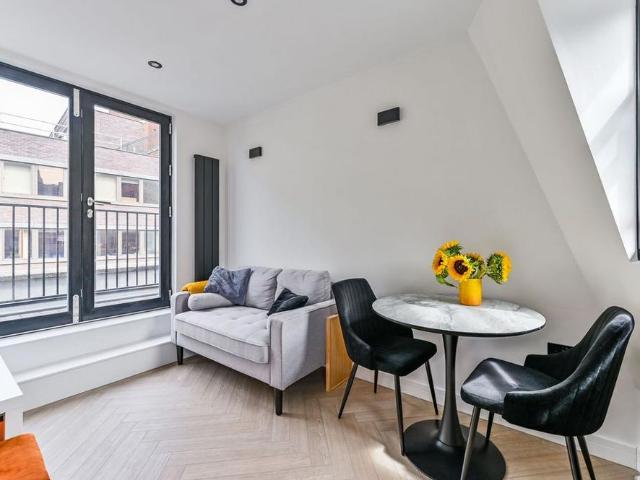 Apartment for rent in West Smithfield, Lyons