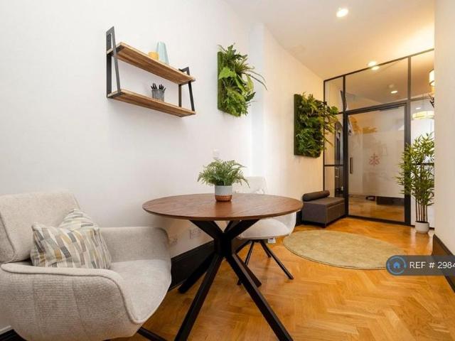Apartment for rent in Broughton, Scotland