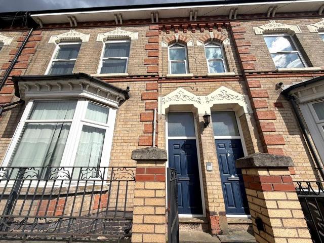 Flat for rent in West End, Old Wharf