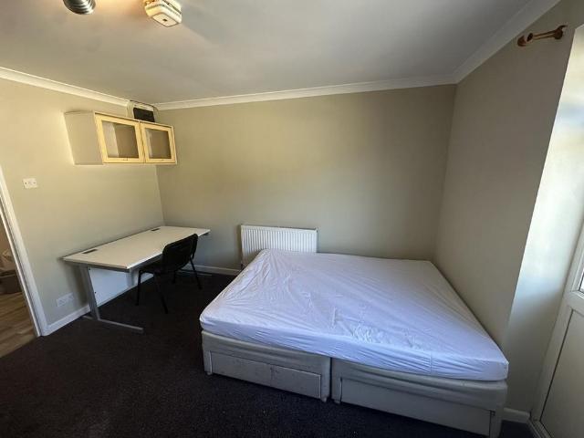 Apartment for rent in Pontypridd, Wales