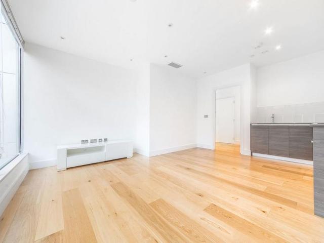 Apartment for rent in London Borough of Hounslow, Greater London