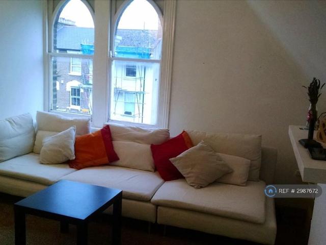 Apartment for rent in Stroud Green, Greater London