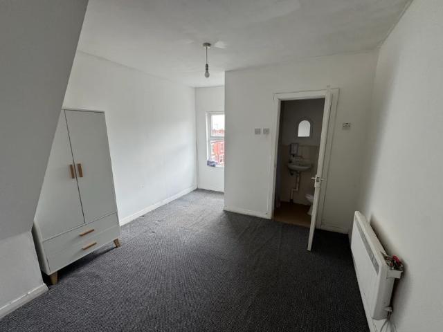 Apartment for rent in Calderstones