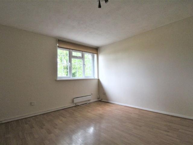 Apartment for rent in London Borough of Hounslow, Surrey