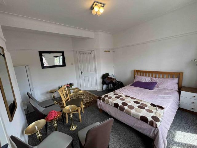 Flat for rent in Eastcote, Eastcote