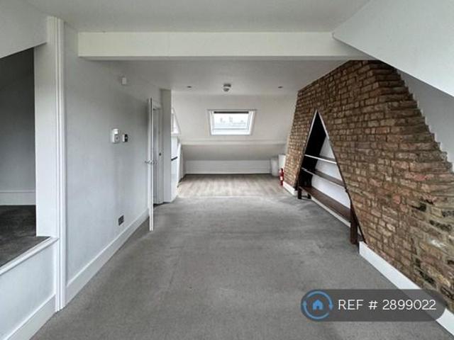 Flat for rent in Brownswood Park, Stoke Newington