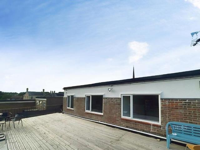 Flat for rent in Combs Ford, Bedingfield