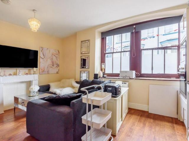 Apartment for rent in Barbican, Mount Wise