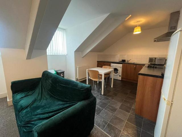 Flat for rent in Greenbank, Mount Wise