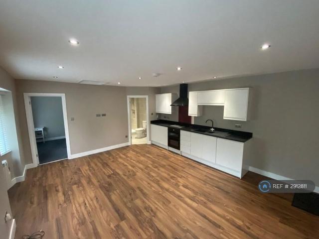Apartment for rent in Rodbourne, Swindon
