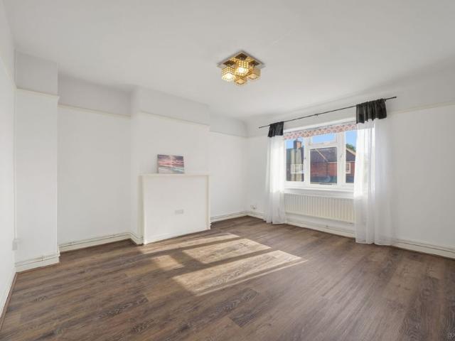Apartment for rent in London Borough of Merton, Greater London