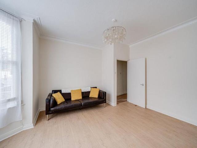 Apartment for rent in Dollis Hill, Greater London