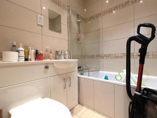 Flat for rent in Slough