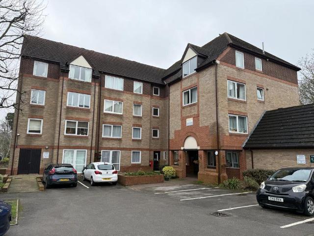 Flat for rent in Carshalton Beeches, Greater London