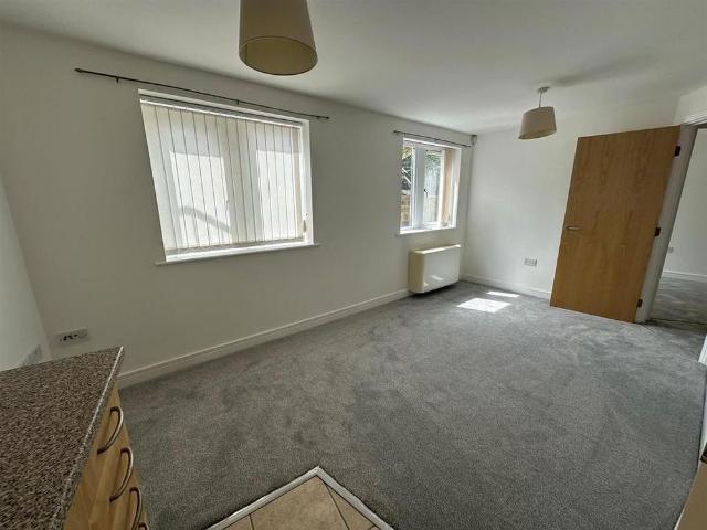 Apartment for rent in Salendine Nook, West Yorkshire
