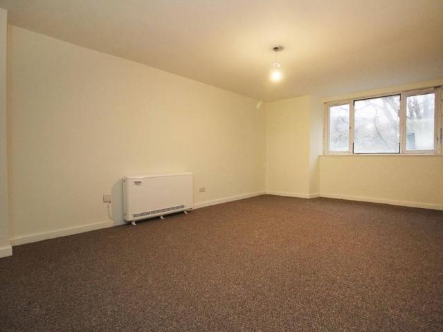 Apartment for rent in Pentre, Ton Pentre