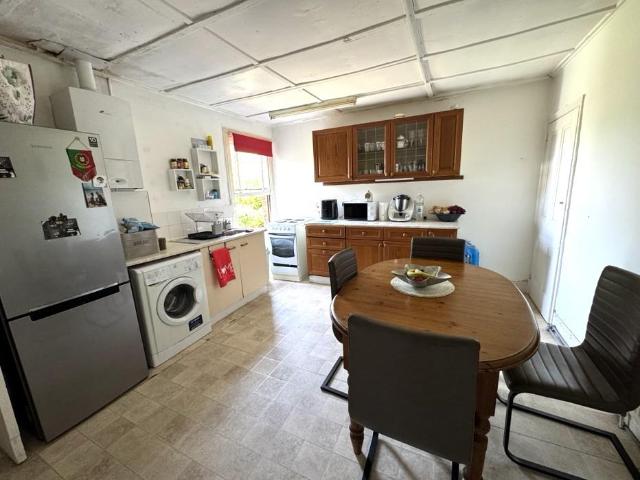 Flat for rent in Ashley Park, Surrey