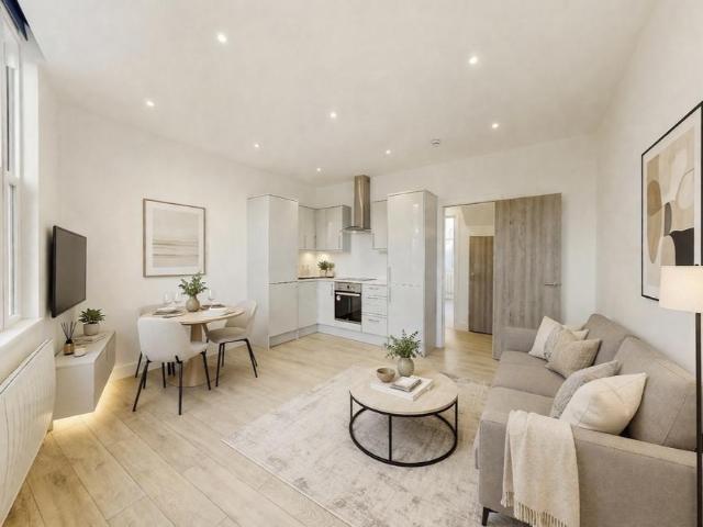 Flat for rent in Connaught Park, Bushey