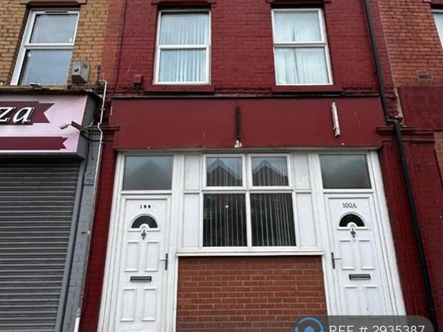 Flat for rent in Calderstones